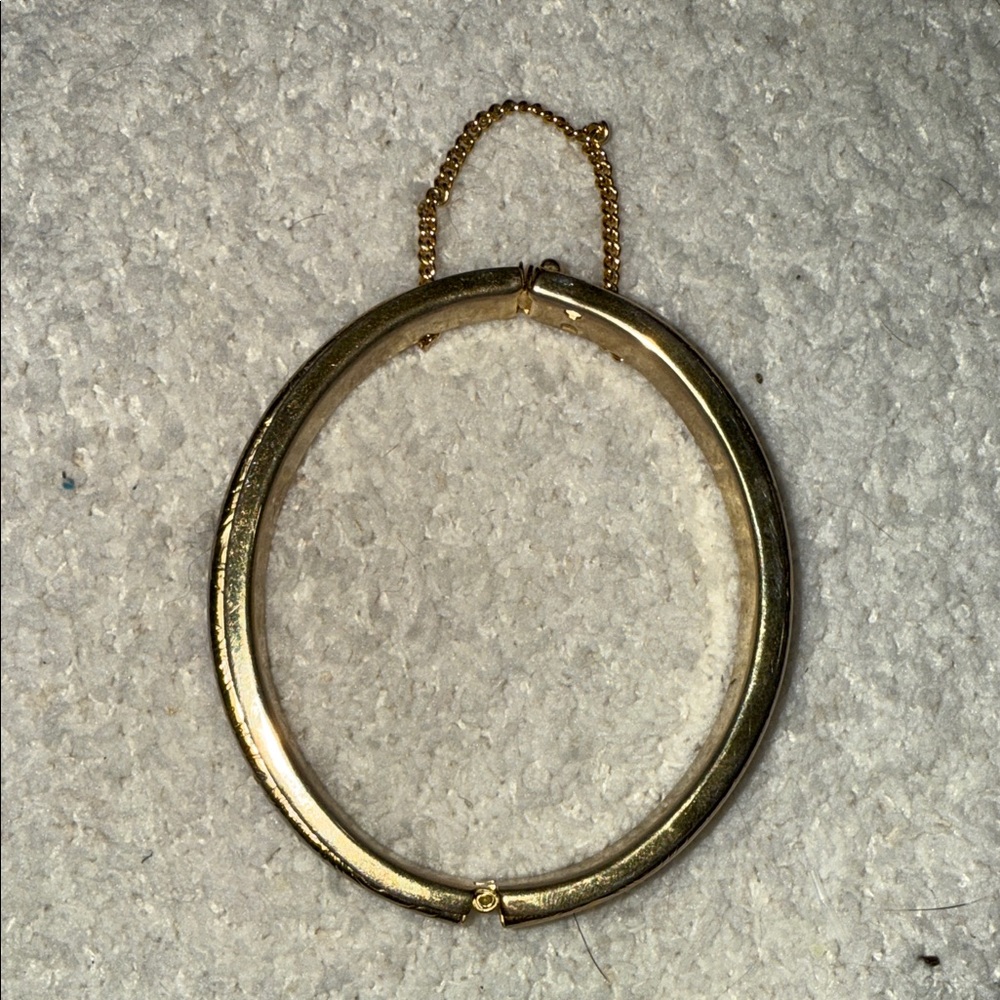 Vintage floral etched Bracelet